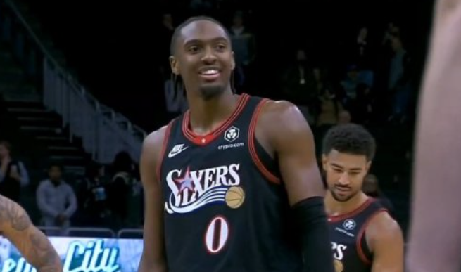 马克西狂轰54分9助攻！76人加时险胜雄鹿，新核崛起引关注